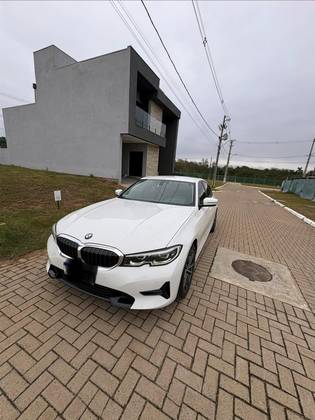 BMW 320i 2.0 16V TURBO GASOLINA M SPORT AUTOMÁTICO BMW 320i 2.0 16V TURBO GASOLINA M SPORT AUTOMÁTICO